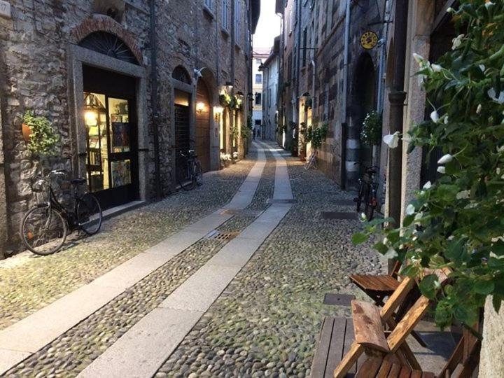 Antica Corte, Bilocale Nel Centro Storico Di Como Apartman Kültér fotó